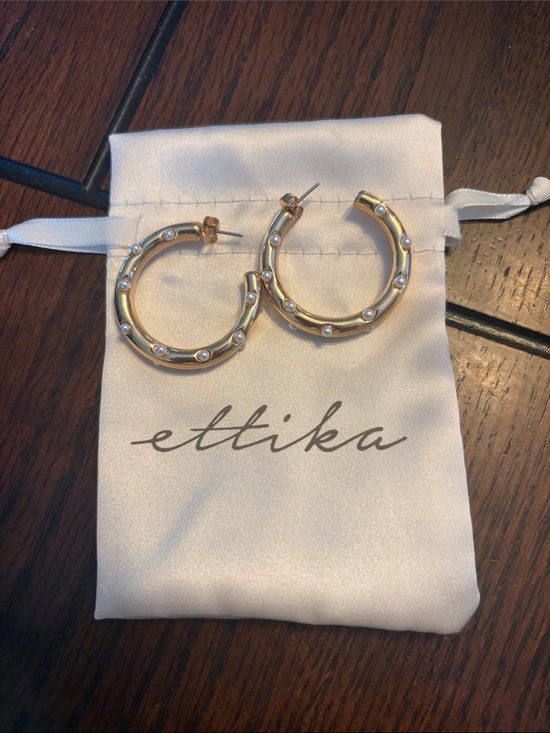 ettika Jewelry - ettika Gold Hoop Earrings with Faux Pearls